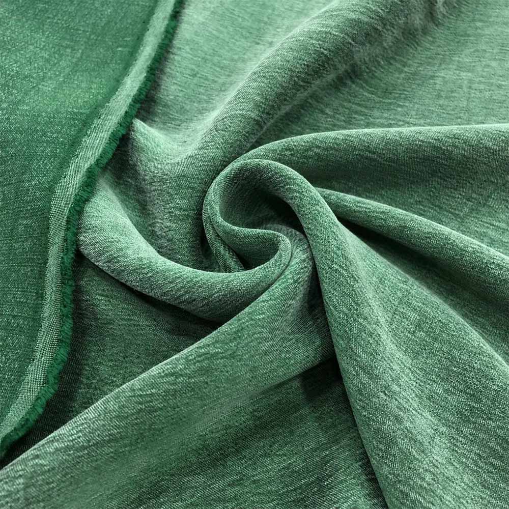 Cupro Kumaş Nedir? Kadın Giyiminde Neden Bu Kadar Tercih Ediliyor?