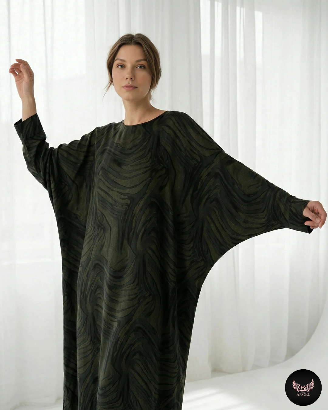 İpek Cupro Yeşil Desenli Yarasa Kol Detaylı Elbise