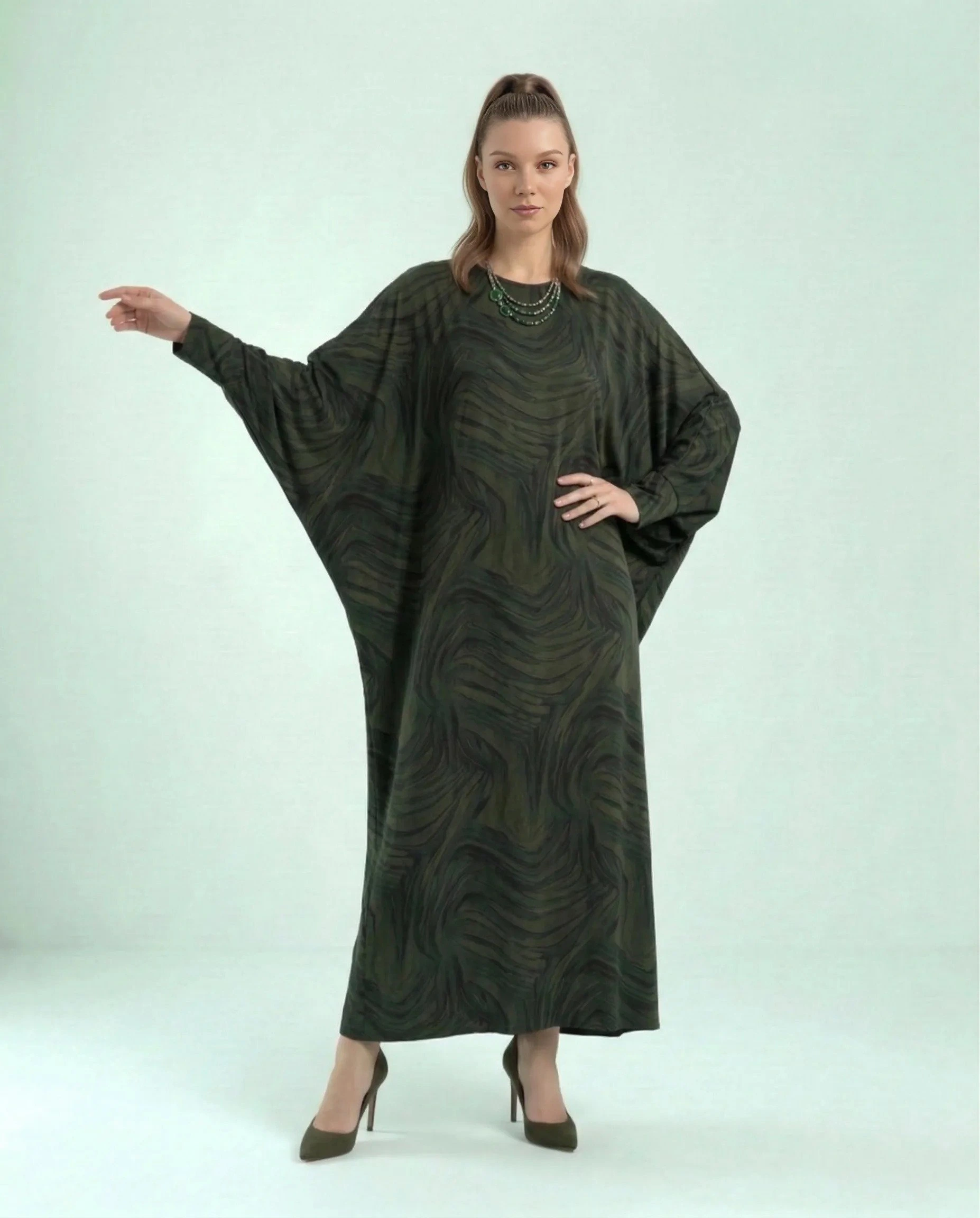 Yeşil Desenli Cupro İpek Yarasa Kol Elbise - Görsel 3