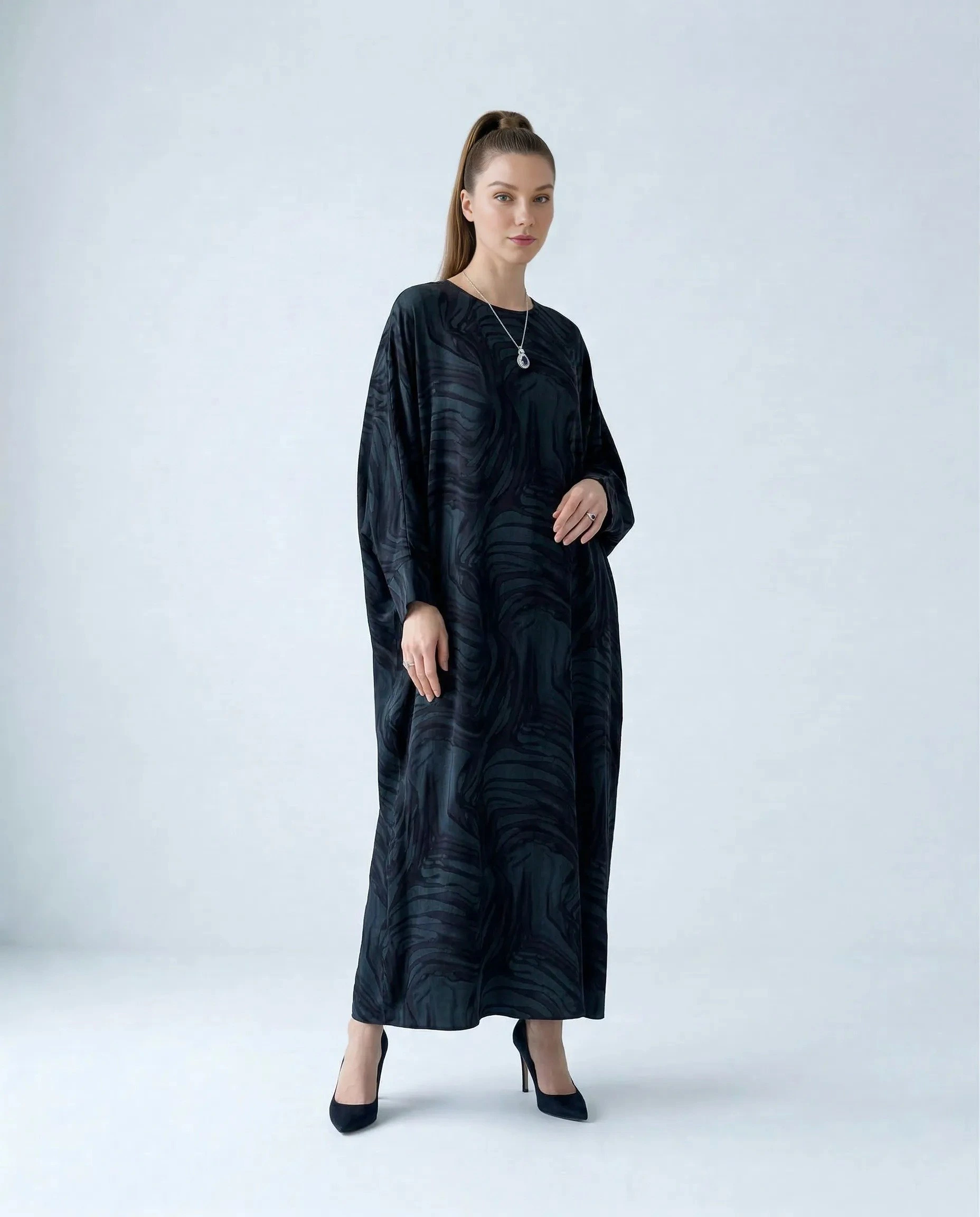 Mavi Desenli Cupro İpek Yarasa Kol Elbise - Ana Görsel