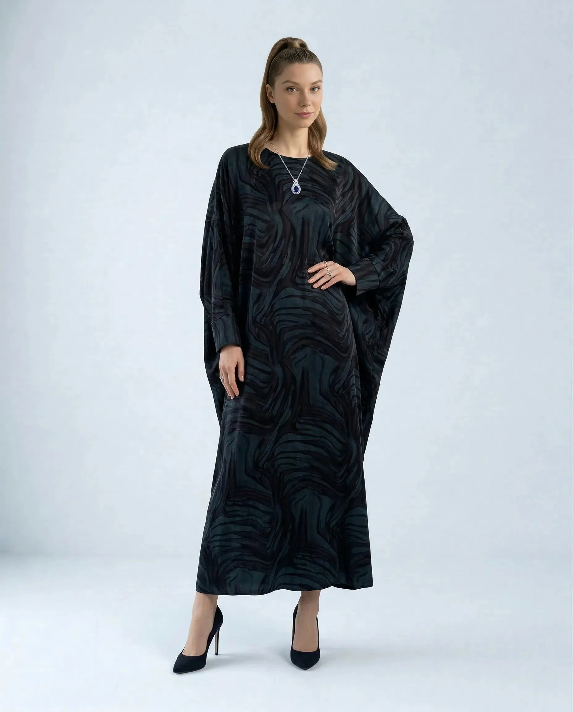 Mavi Desenli Cupro İpek Yarasa Kol Elbise - Görsel 2