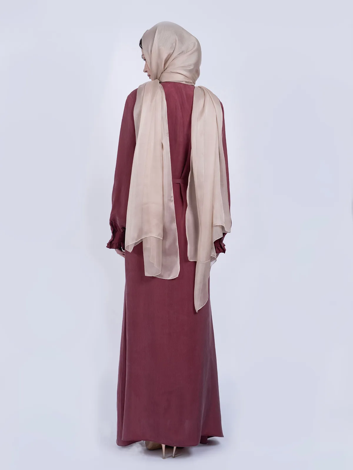 %100 İpek Cupro Gül Kurusu Önü Fırfırlı ve Kuşaklı Elbise - Görsel 5