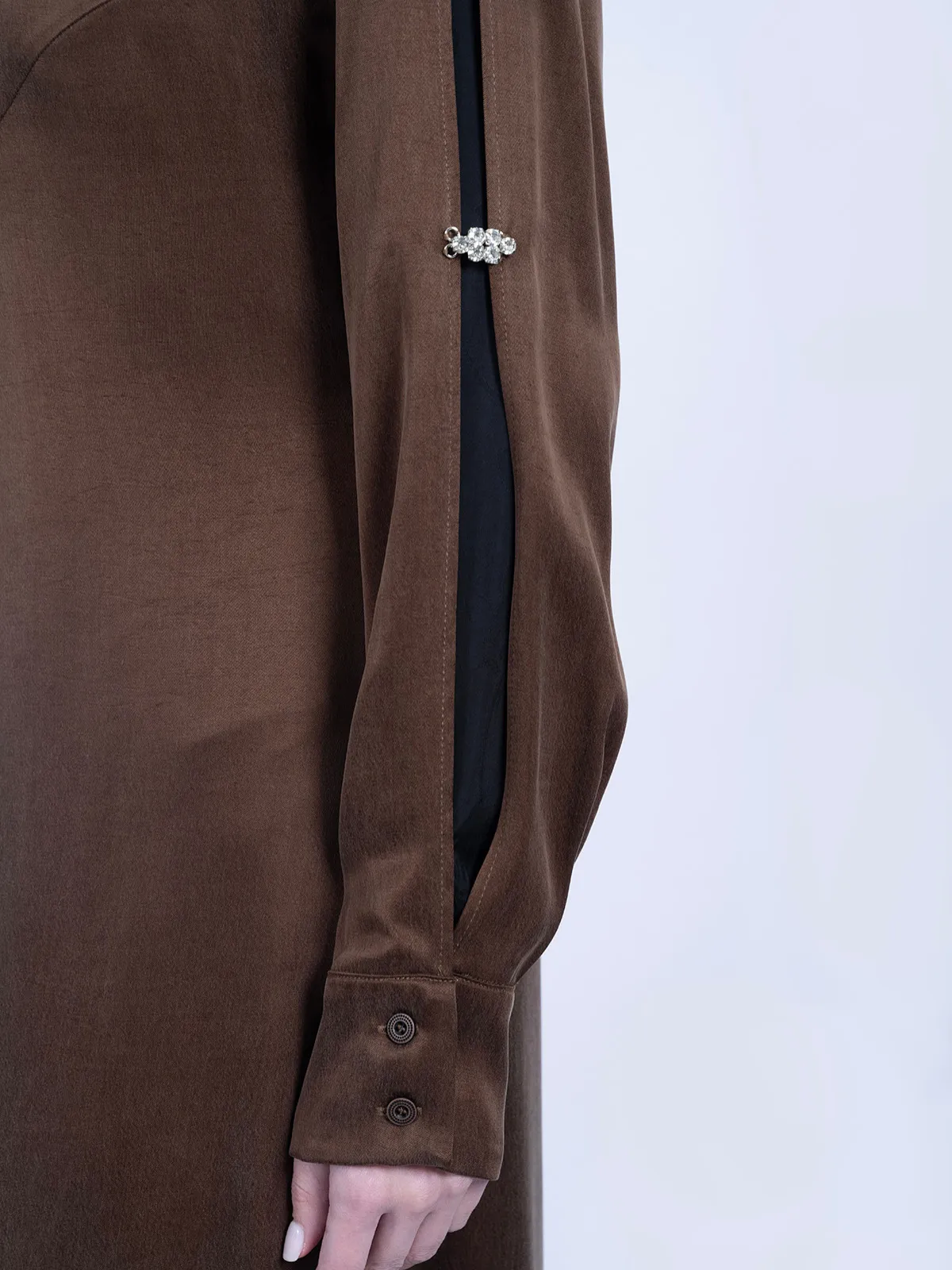 İpek Cupro Kolları Taşlı ve Godeli Elbise - Kahve - Görsel 4