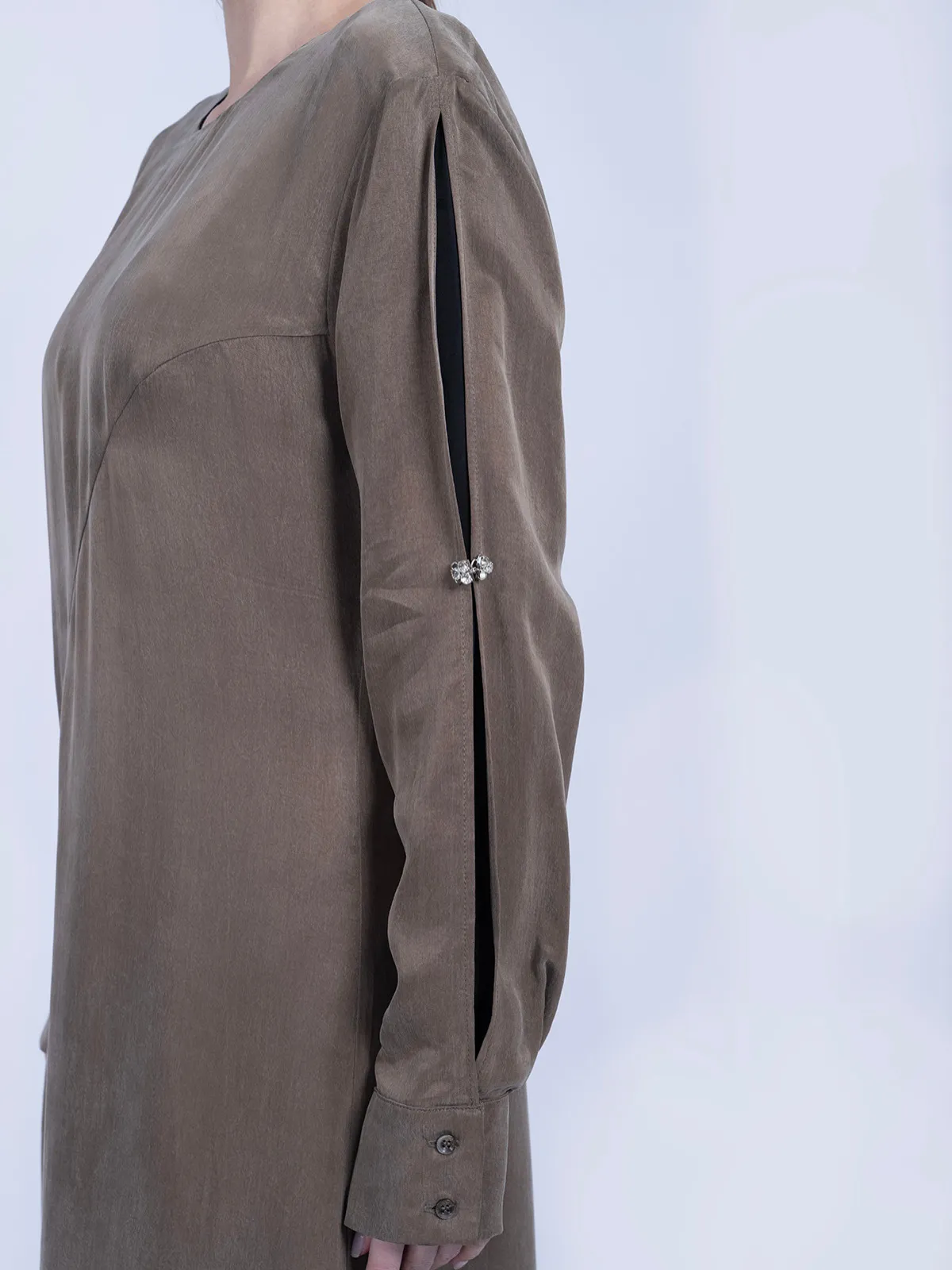 İpek Cupro Vizon Kolları Taşlı ve Godeli Elbise - Görsel 4