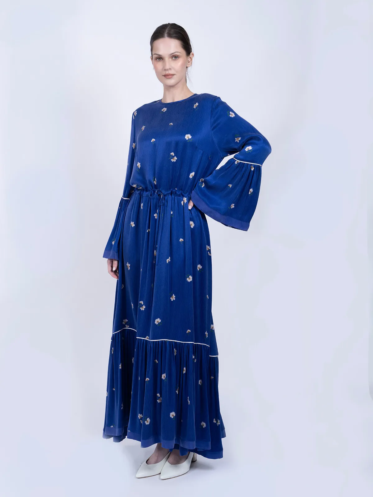 İpek Cupro Mavi Çiçekli Biyeli Elbise - Görsel 3