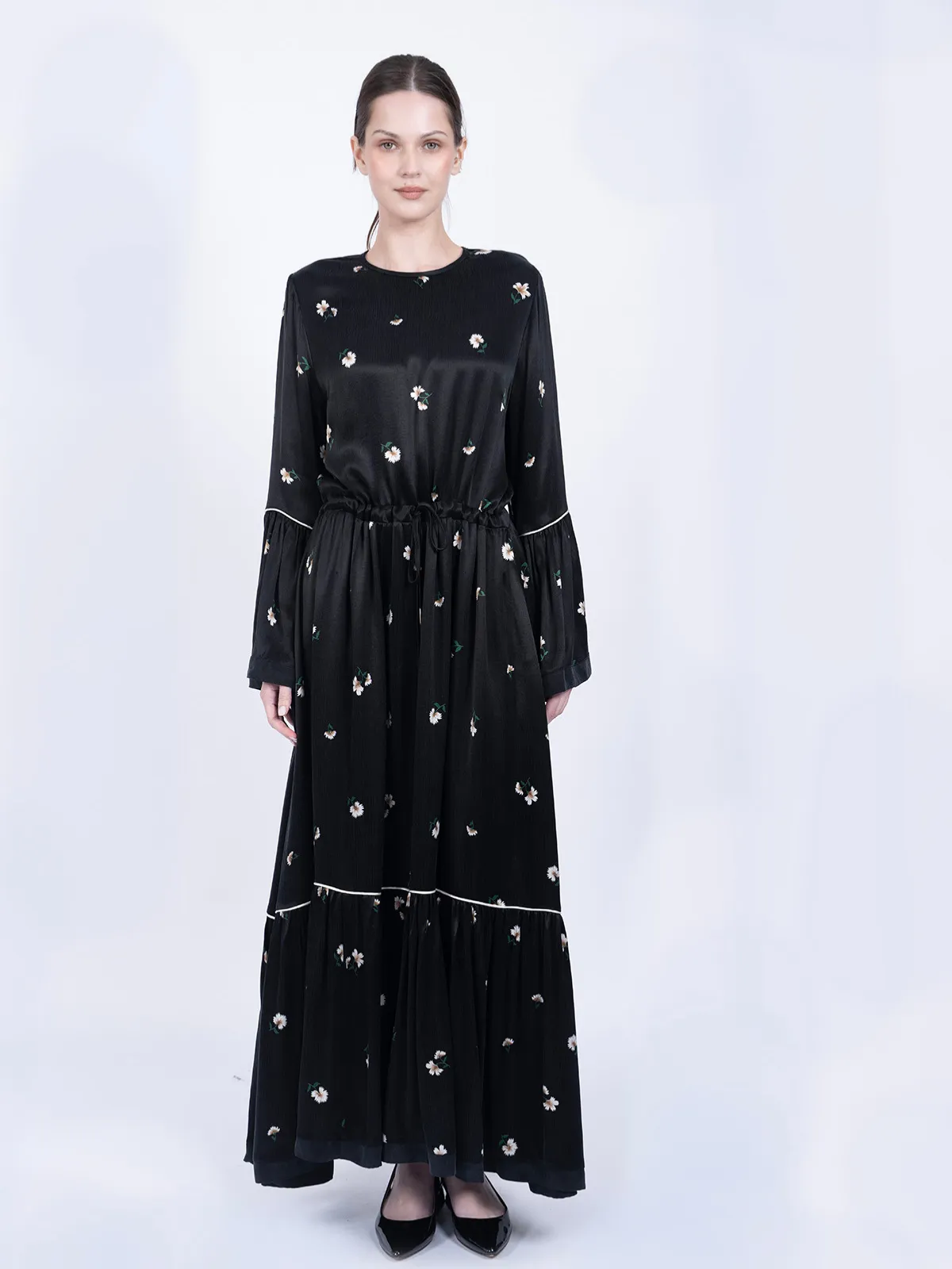 İpek Cupro Siyah Çiçekli Biyeli Elbise