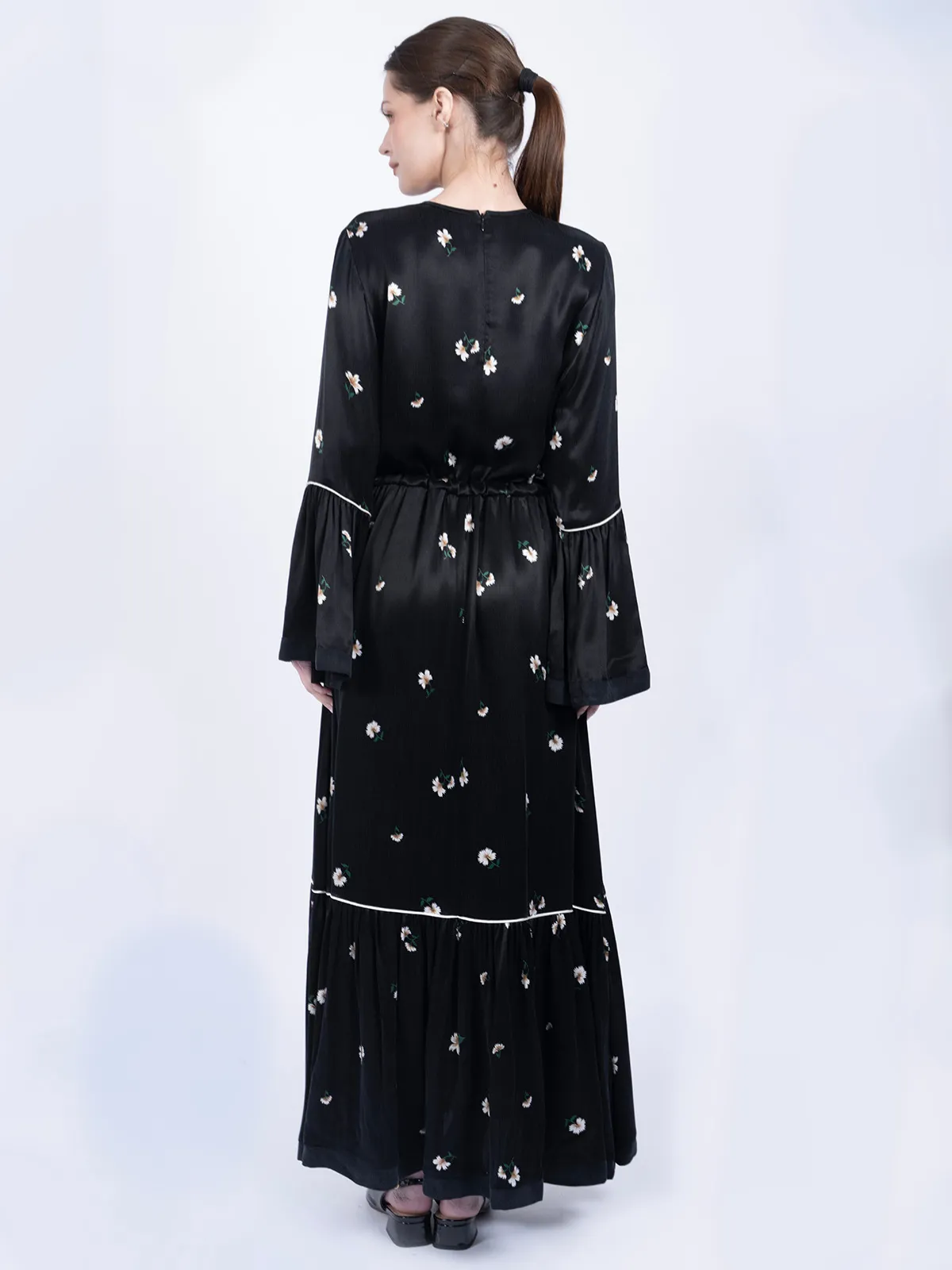 İpek Cupro Siyah Çiçekli Biyeli Elbise - Görsel 6