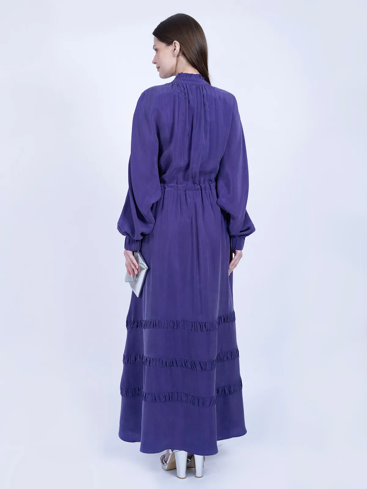 İpek Cupro Beli Bağcıklı ve Katlı Fırfır Detaylı Mor Elbise - Görsel 4